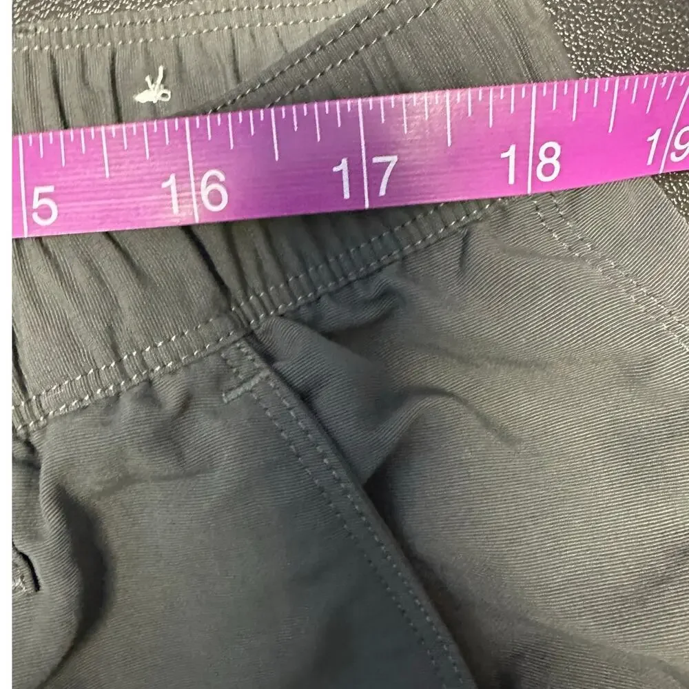The North Face Cargo Hiking Shorts Men’s XL Gray Nylon Outdoor Trail Utility
